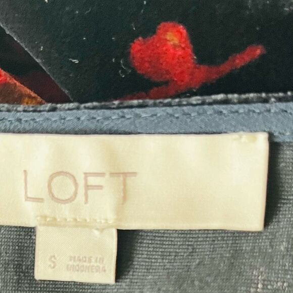 Ann Taylor LOFT Velvet floral print split sleeve shift mini dress size S. - Picture 10 of 10